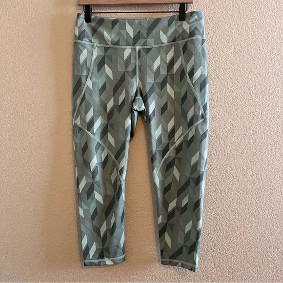 Patagonia 3/4 Length Compression Running Training Tights Green Size Large - Picture 2 of 9